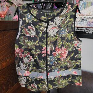 Women's sleeveless blouse